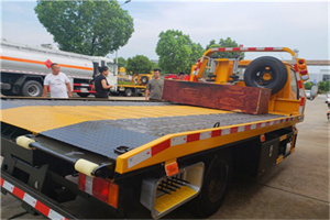 兴庆区附近拖车电话号码服务